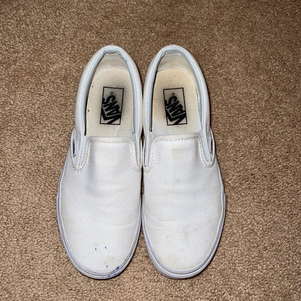 7.5 WHITE VANS